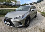 Lexus NX 300h 3