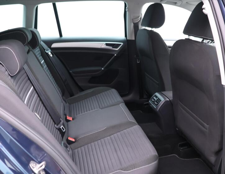 Volkswagen Golf 15