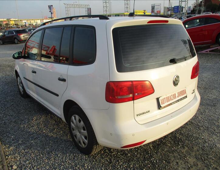 Volkswagen Touran 8