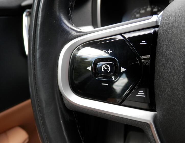Volvo V90 24