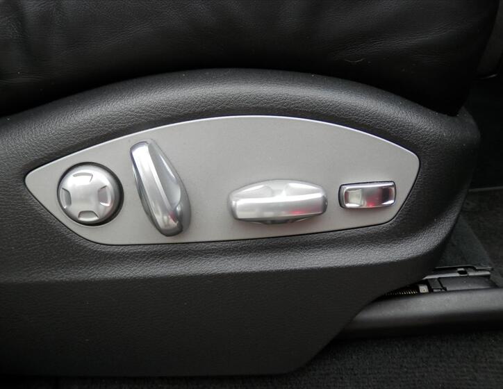 Porsche Cayenne 29
