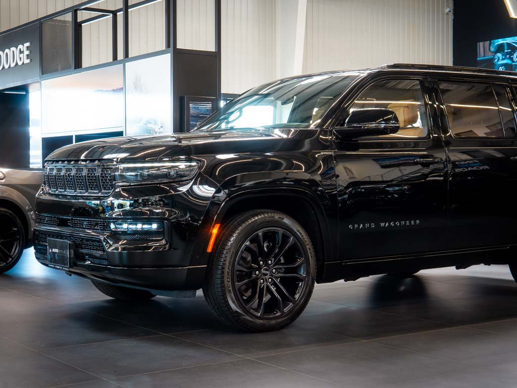 Jeep Grand Wagoneer