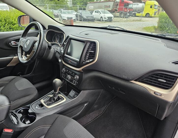 Jeep Cherokee 27