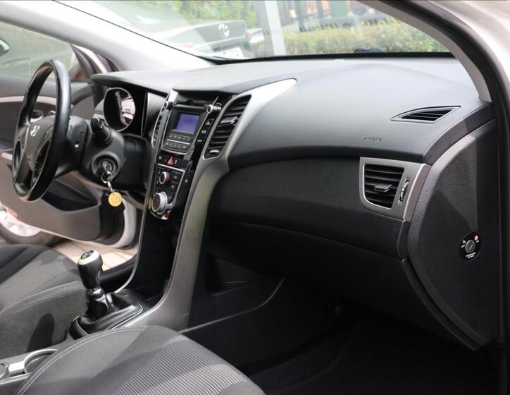 Hyundai i30 29