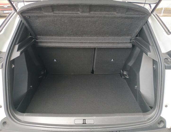 Peugeot 2008 6