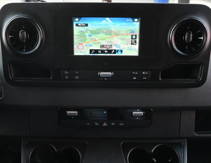 Mercedes-Benz Sprinter 12