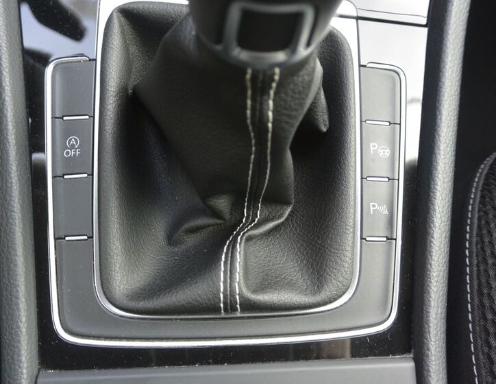 Volkswagen Golf 20