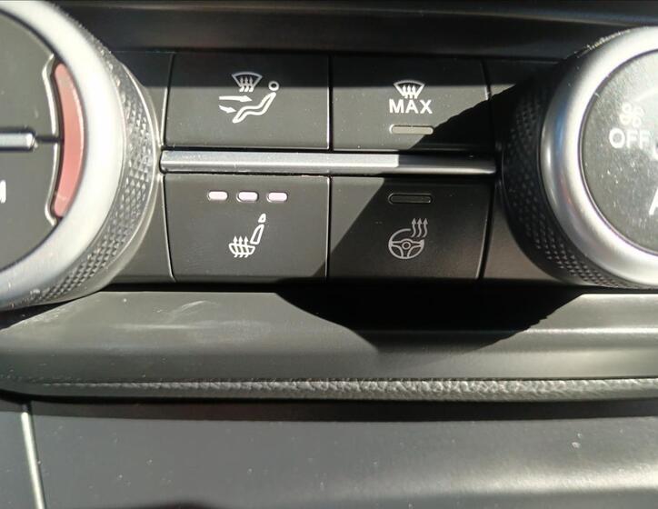 Alfa Romeo Stelvio 29
