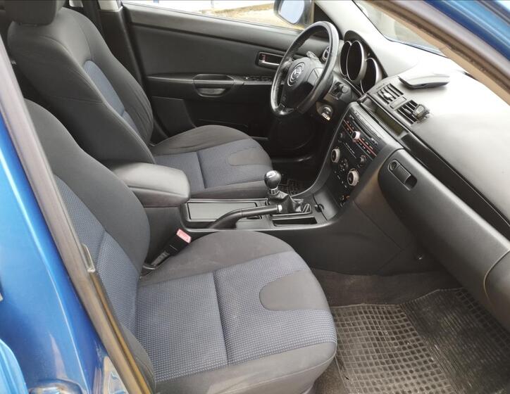 Mazda 3 8