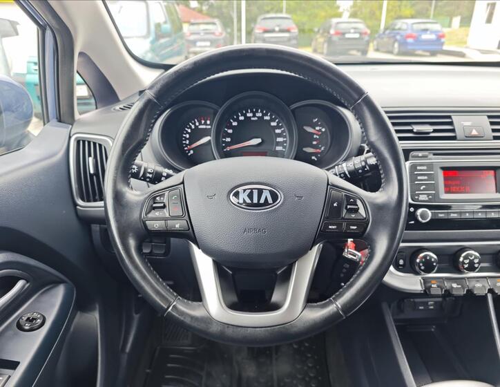 KIA Rio 17