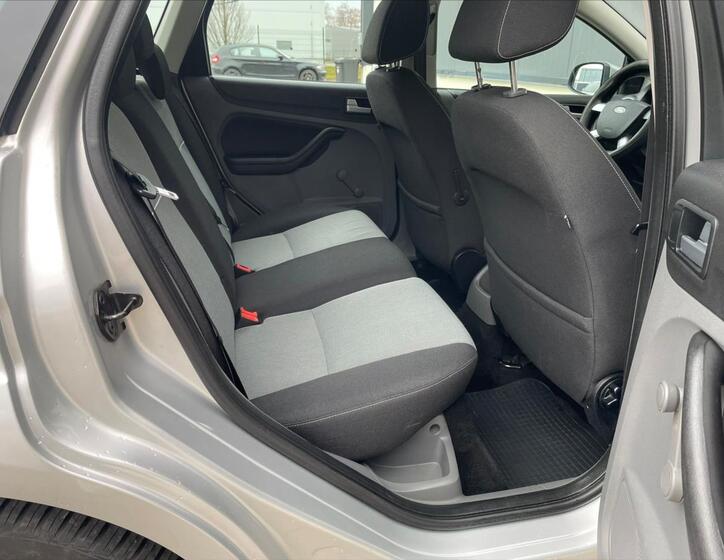 Ford Focus 9