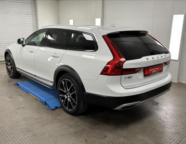 Volvo V90 4