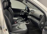 Toyota RAV4 8