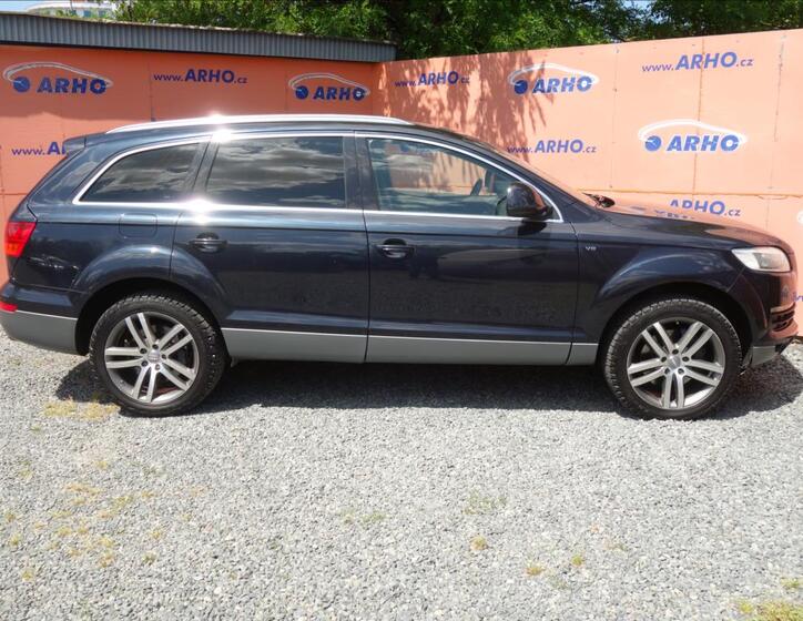 Audi Q7 8
