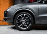 Porsche Cayenne 2