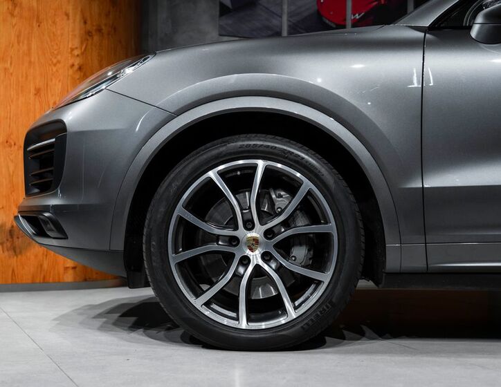 Porsche Cayenne 2