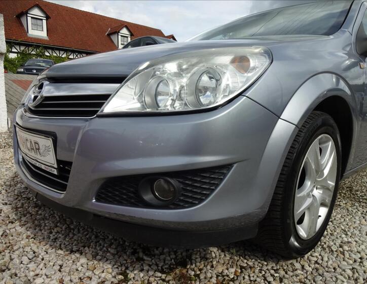 Opel Astra 12