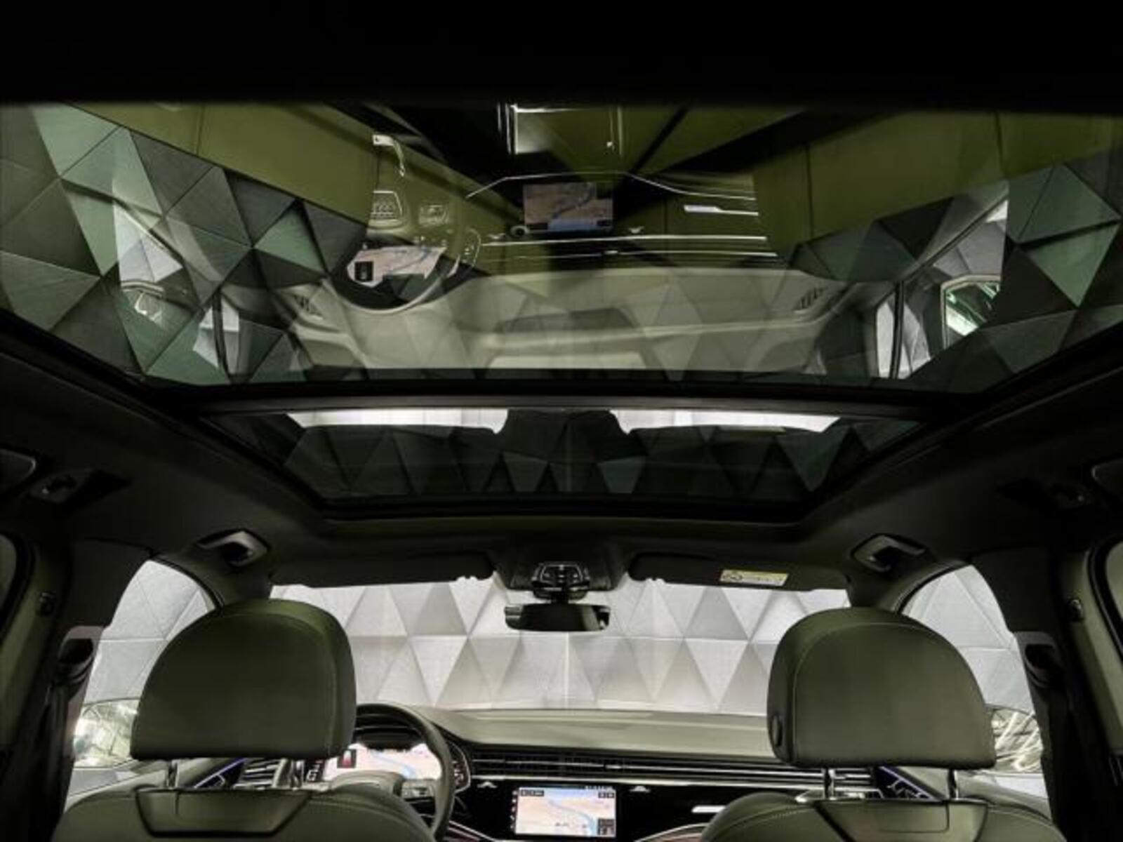 Audi SQ7 26