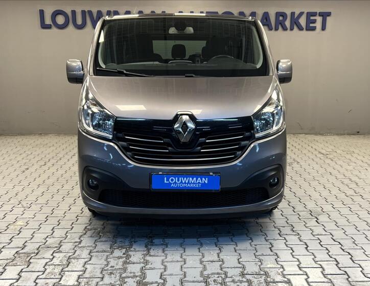 Renault Trafic 4
