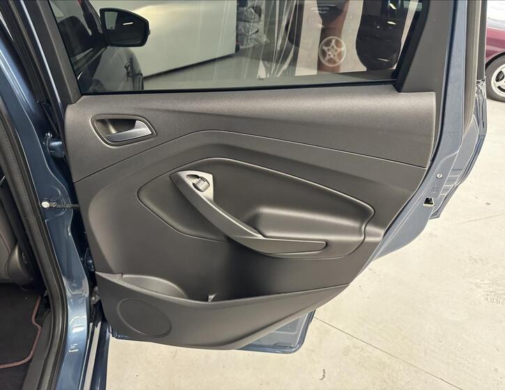 Ford Kuga 28