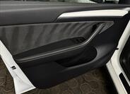 Tesla Model Y 14
