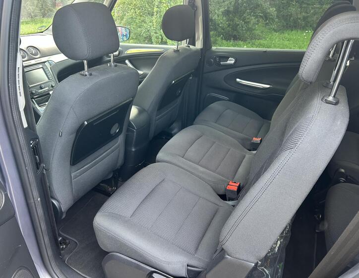 Ford Galaxy 33
