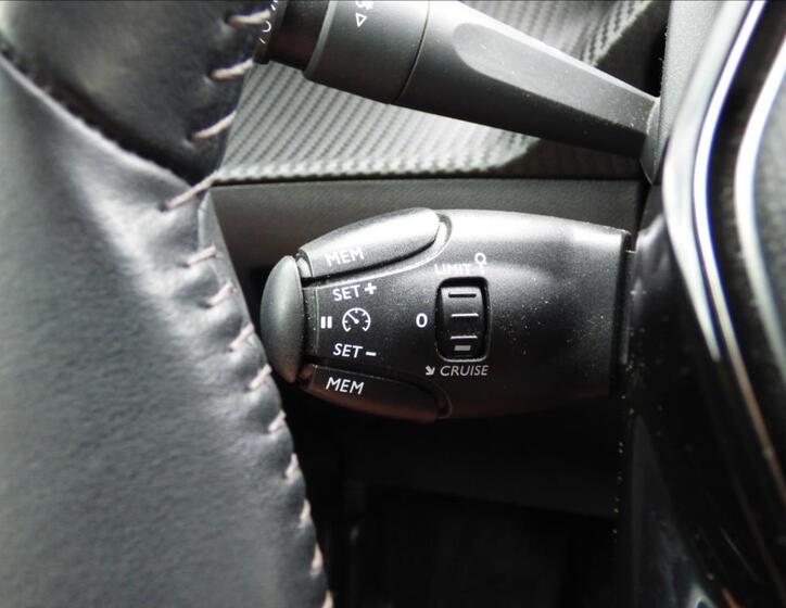 Peugeot 208 17