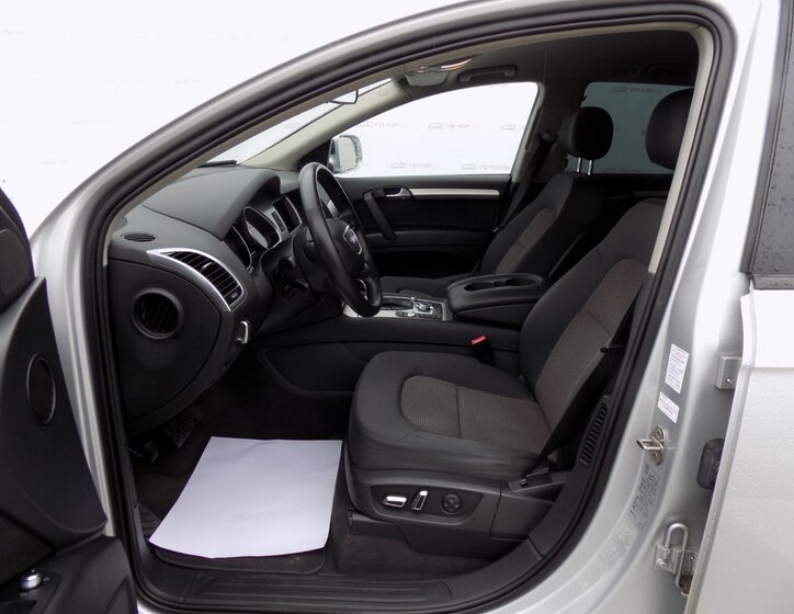 Audi Q7 10