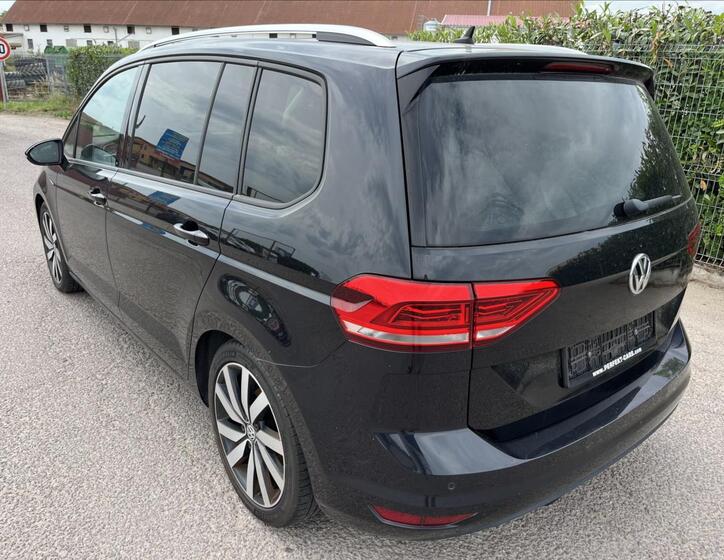 Volkswagen Touran 8
