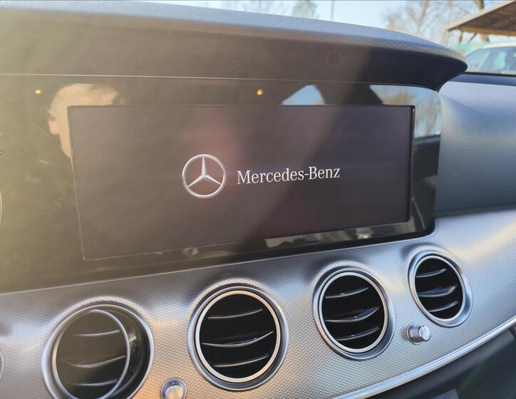 Mercedes-Benz Třídy E 28