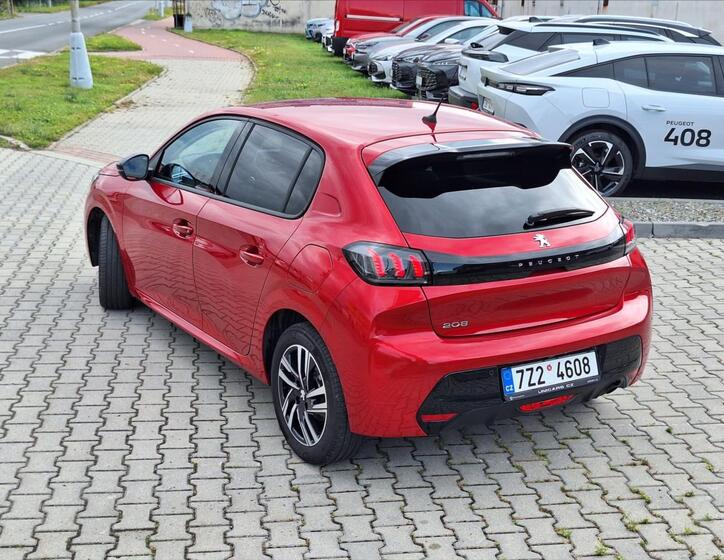 Peugeot 208 6