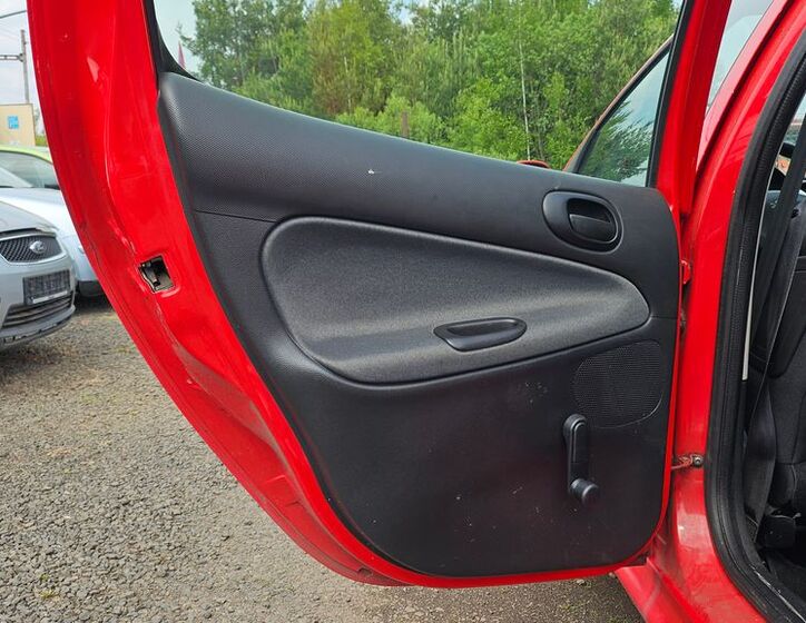 Peugeot 206 13