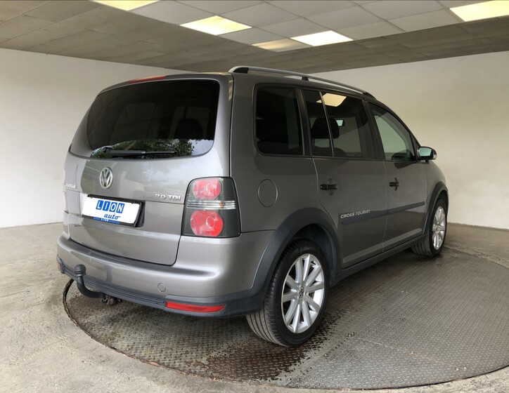 Volkswagen Touran 7