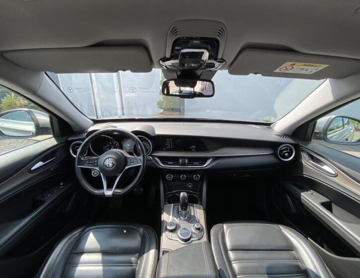 Alfa Romeo Stelvio 13