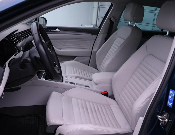 Volkswagen Passat 12