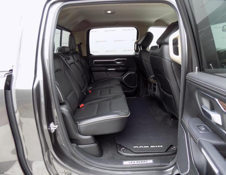 Dodge RAM 18