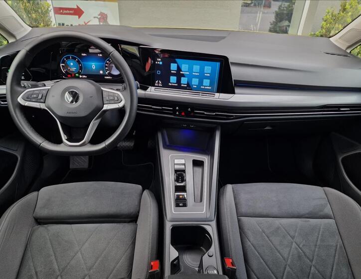 Volkswagen Golf 24