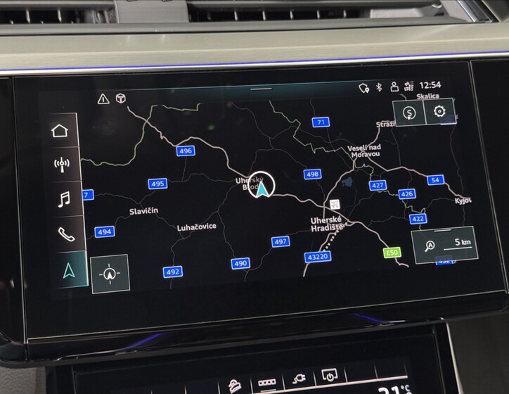 Audi e-tron 44