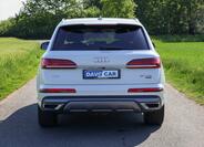 Audi Q7 6