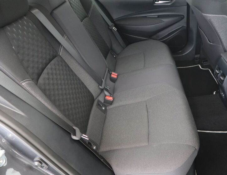 Toyota Corolla 13