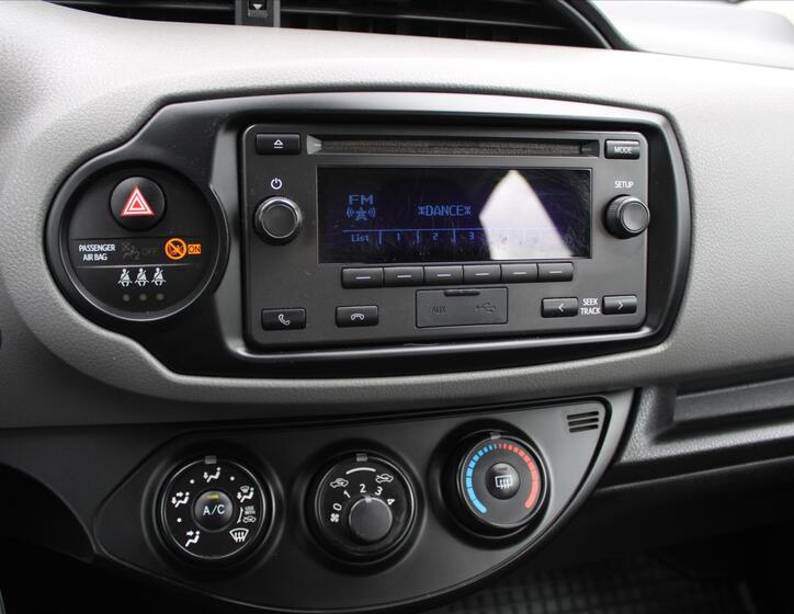 Toyota Yaris 16
