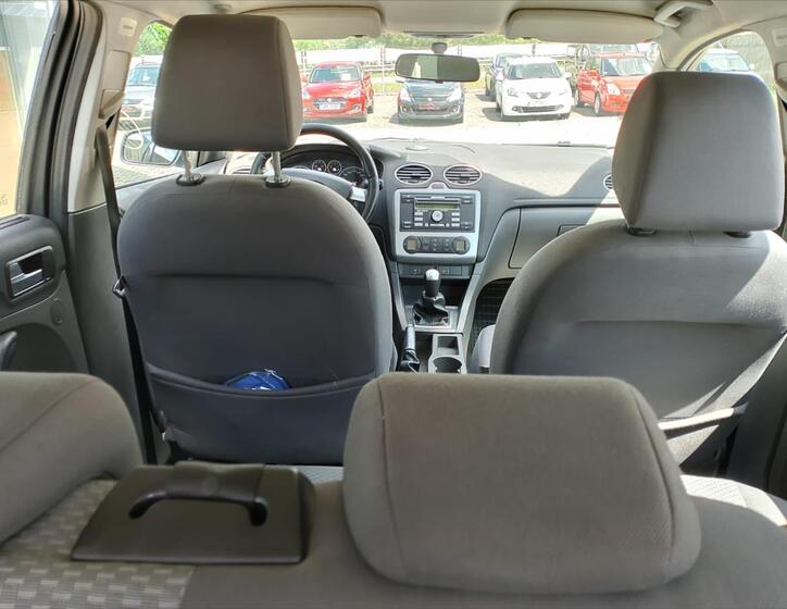 Ford Focus 10