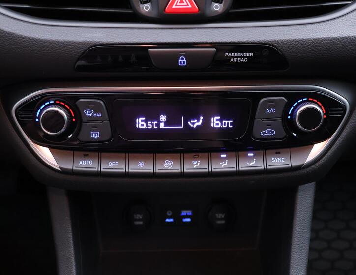 Hyundai i30 25