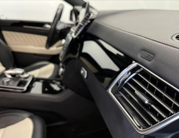 Mercedes-Benz GLE 17