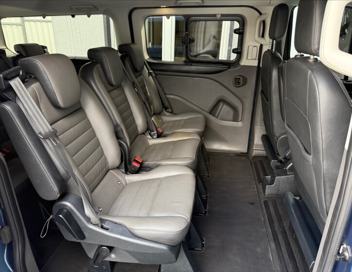Ford Tourneo Custom 23