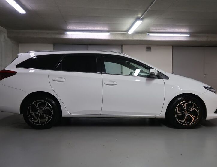 Toyota Auris 4