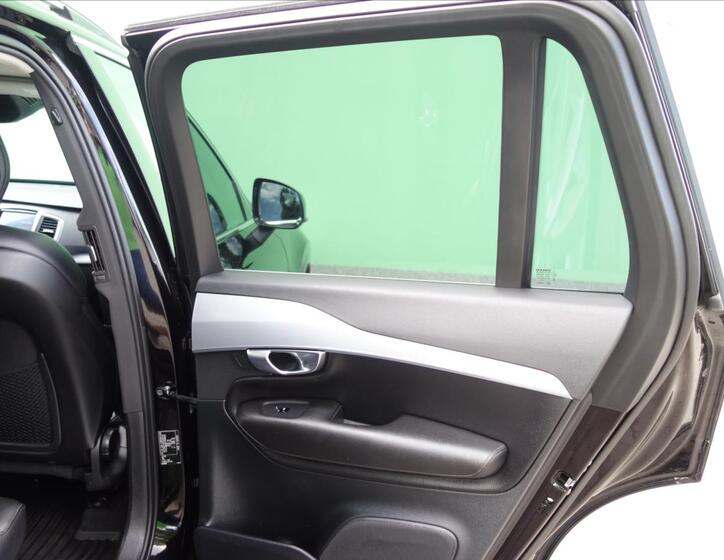 Volvo XC90 30