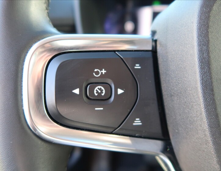 Volvo XC40 17