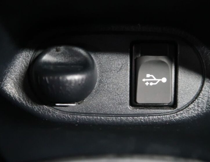 Toyota Yaris 30