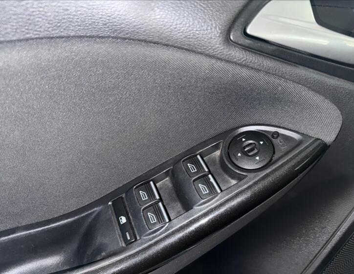 Ford Focus 10